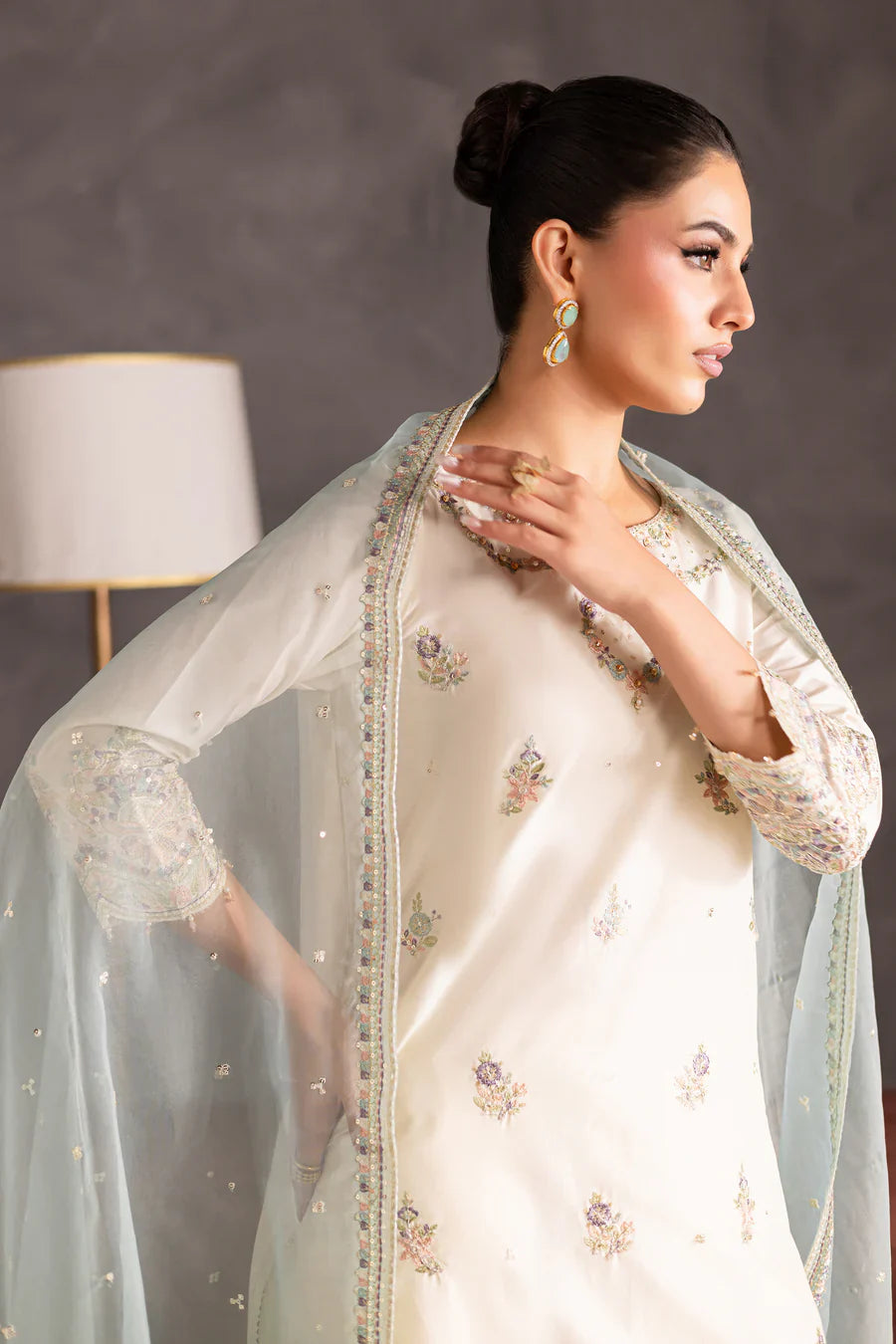 Creamy 3pc - Embroidered Lawn Pret