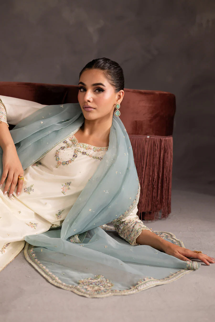 Creamy 3pc - Embroidered Lawn Pret